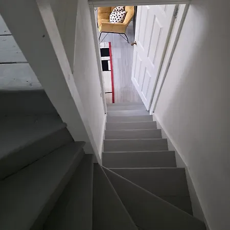 Bright And Cosy 2 Bed House With Free Parking Near The Centre Leeds (West Yorkshire)