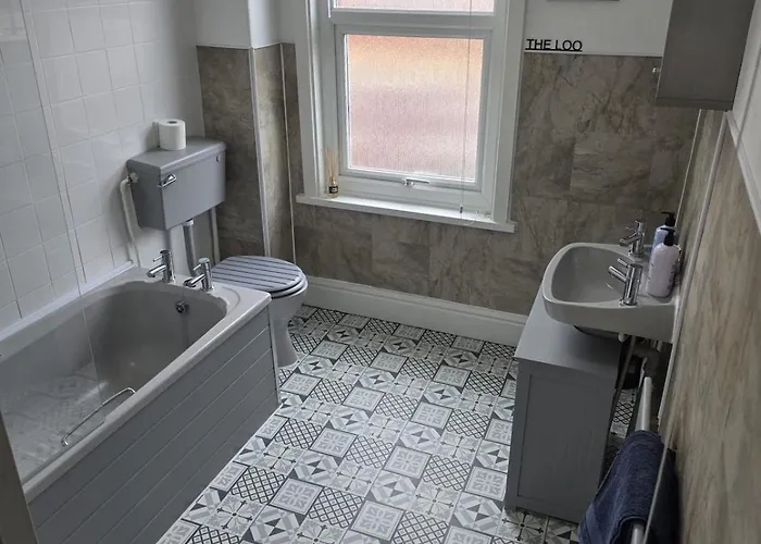 Bright And Cosy 2 Bed House With Free Parking Near The Centre Feriehus *