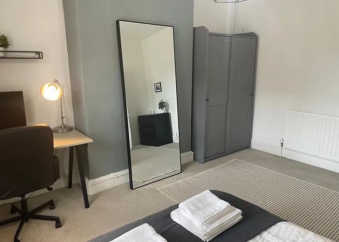 Bright And Cosy 2 Bed House With Free Parking Near The Centre Feriehus *