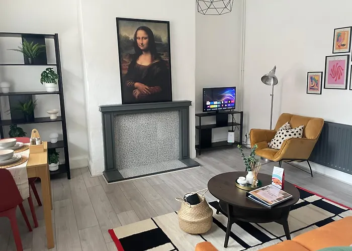 Bright And Cosy 2 Bed House With Free Parking Near The Centre Feriehus Leeds (West Yorkshire)