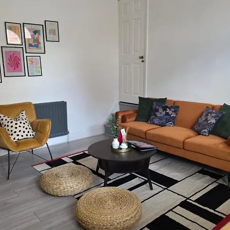 Holiday home Bright And Cosy 2 Bed House With Free Parking Near The Centre Leeds (West Yorkshire)